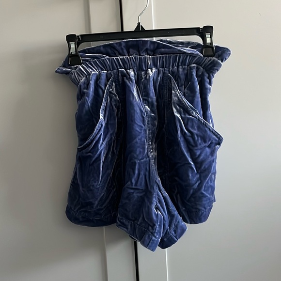 NWOT XS FREE PEOPLE SHORTS - Picture 3 of 6